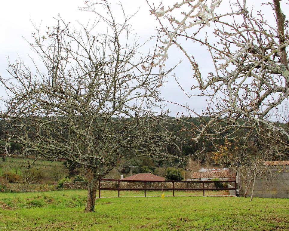 Gasthaus O Cruceiro Lires Exterior foto